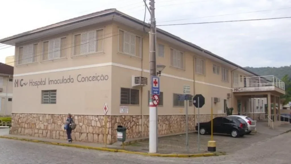 Risco de calote em 60 servidores leva município a assumir hospital
