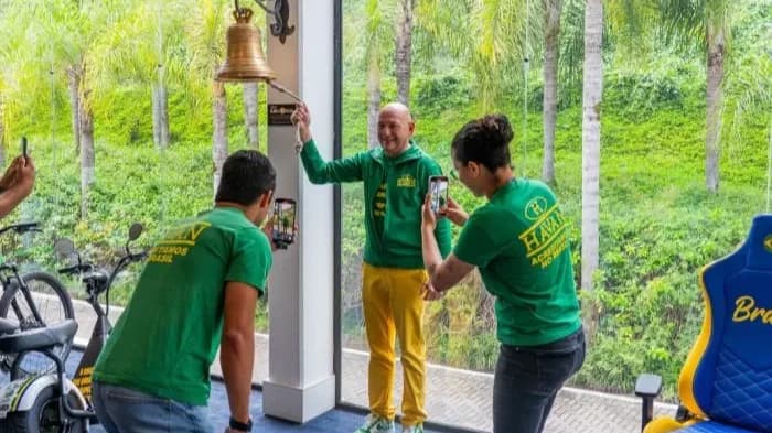 Empresário Luciano Hang recebe alta após cirurgia