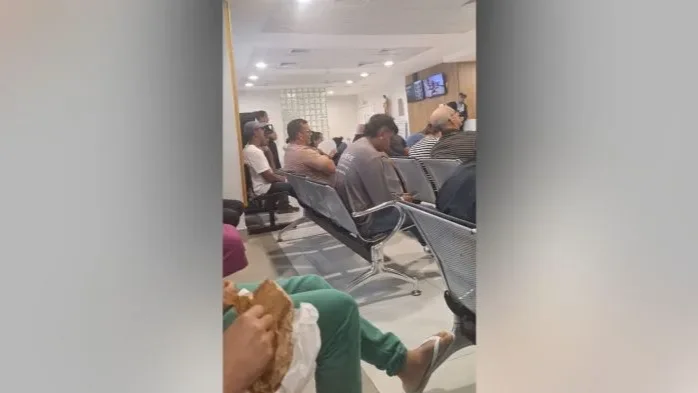 Mãe reclama de demora no atendimento do hospital Marieta