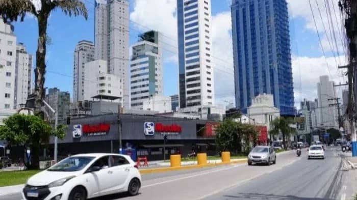 Prefeitura proíbe caminhões e caçambas no centro de BC na temporada