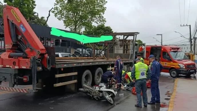 TRAGÉDIA - Motociclista morre atropelado em corredor